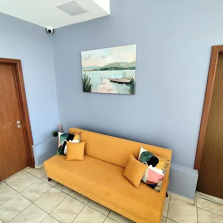 спортна база ветрен بيت شباب *